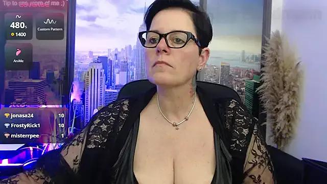 ninarandmann from StripChat