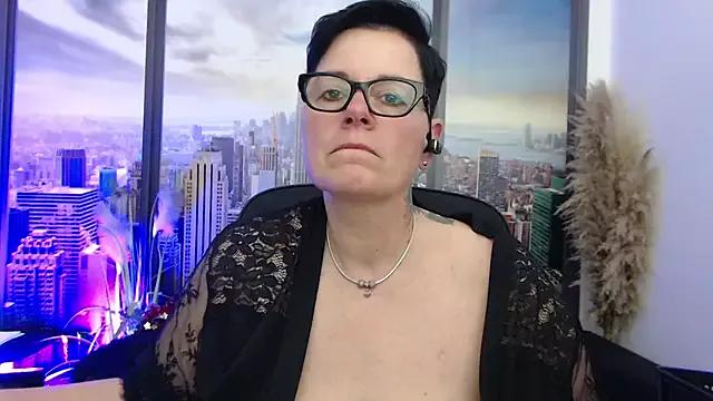 ninarandmann from StripChat