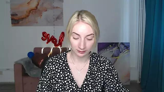NinaRichiS from StripChat is Freechat