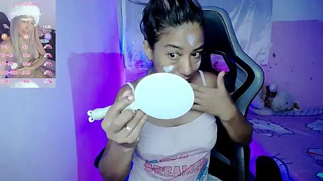 ninatiny from StripChat