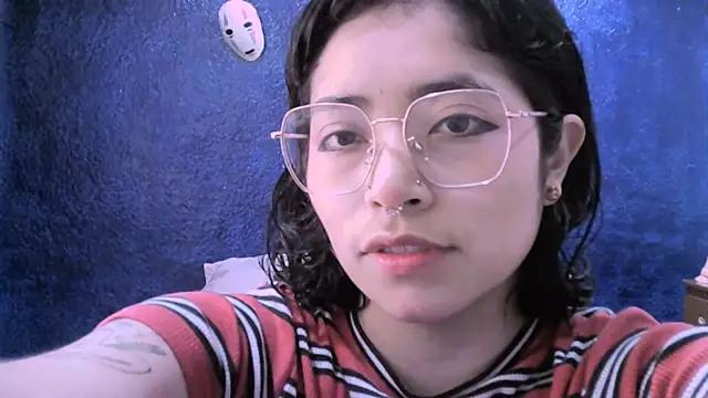 NinaYellow from StripChat