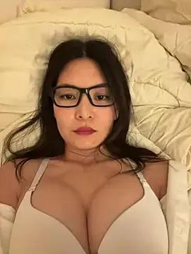 Ninazhang from StripChat is Freechat