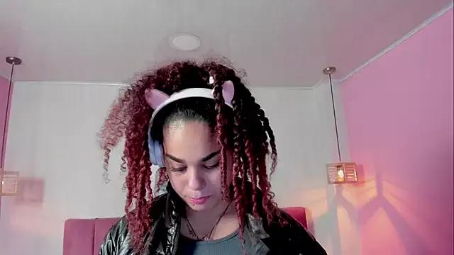 ninna_curly from StripChat