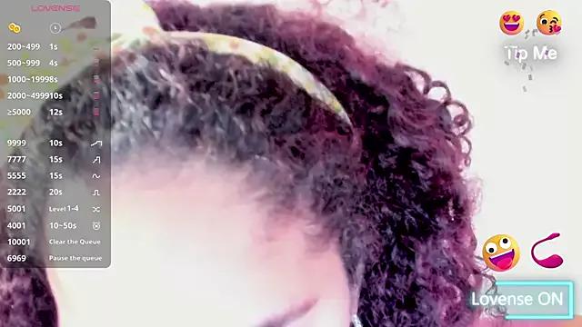 ninna_curly from StripChat