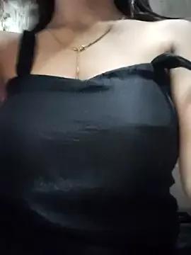 NIVIKA_25 from StripChat