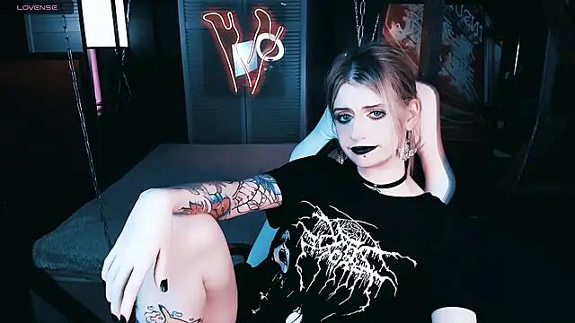 Discover our girls online shows and discover the company of countless livestreamers, with stunning shapes, sex toys and more.