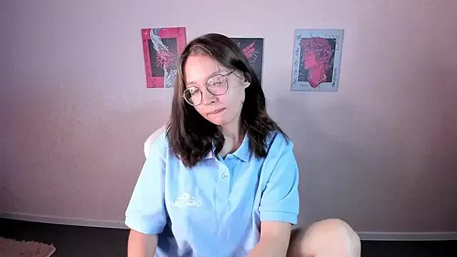 Noora_Moore from StripChat