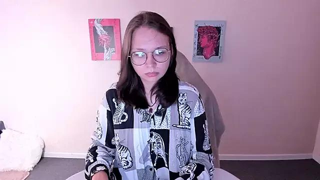 Noora_Moore from StripChat is Freechat