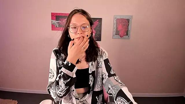 Noora_Moore from StripChat