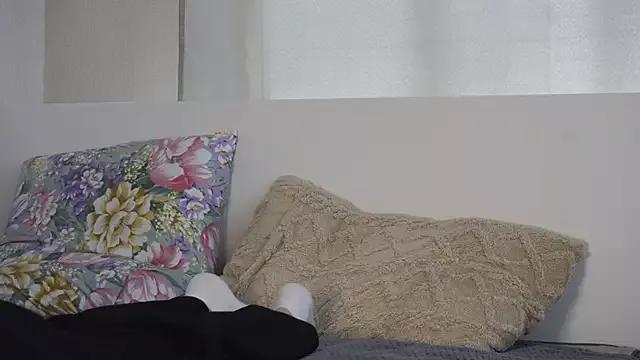 Discover our girls online shows and discover the company of countless livestreamers, with stunning shapes, sex toys and more.