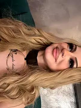 NovaPearl from StripChat is Freechat