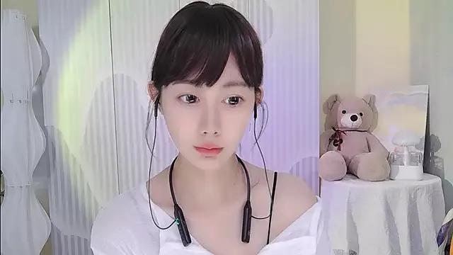 Nuan_Qi from StripChat