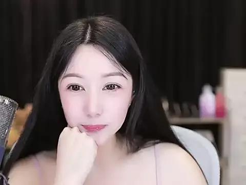 Photos of Nuyoah-77 from StripChat is Freechat