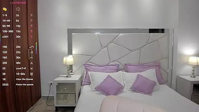 nylaa_rose from StripChat is Freechat