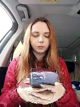 Discover our girls online shows and discover the company of countless livestreamers, with stunning shapes, sex toys and more.