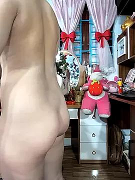 Discover our girls online shows and discover the company of countless livestreamers, with stunning shapes, sex toys and more.