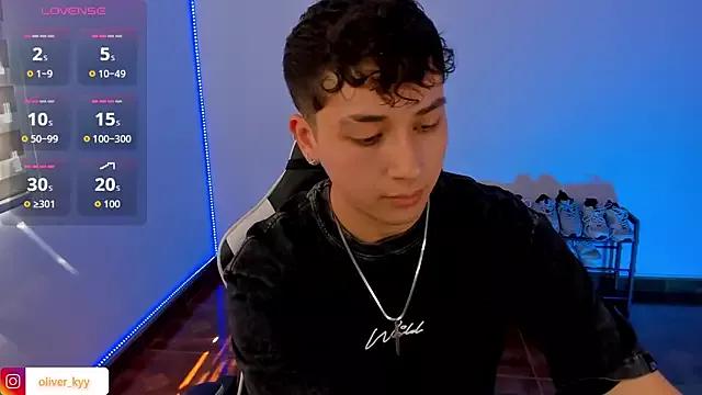 oliver_kyy from StripChat is Freechat