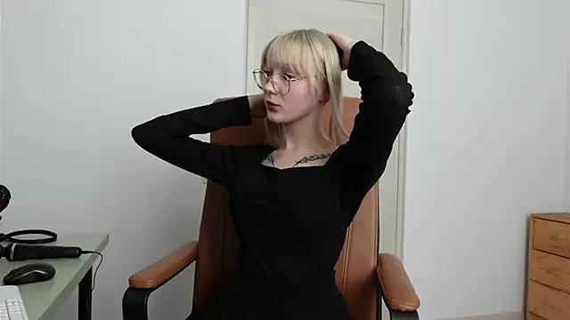 Olivia_North from StripChat is Freechat
