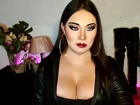 Discover our girls online shows and discover the company of countless livestreamers, with stunning shapes, sex toys and more.
