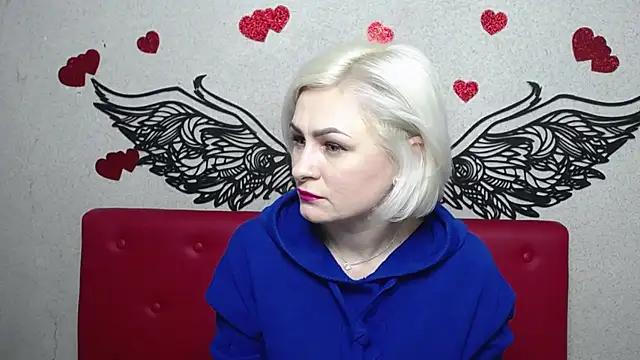 Discover our girls online shows and discover the company of countless livestreamers, with stunning shapes, sex toys and more.