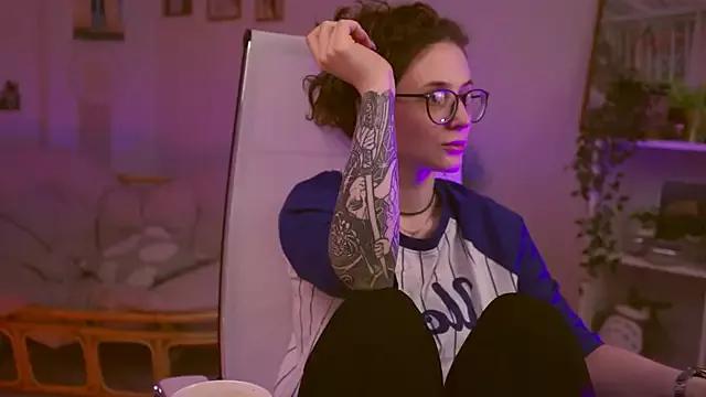 OliviaMcClean from StripChat is Freechat