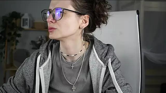 OliviaMcClean from StripChat is Freechat