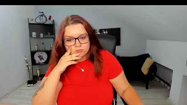 Discover our girls online shows and discover the company of countless livestreamers, with stunning shapes, sex toys and more.