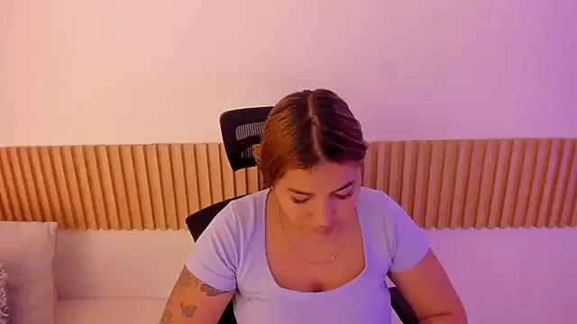 OliviaSweett from StripChat is Freechat