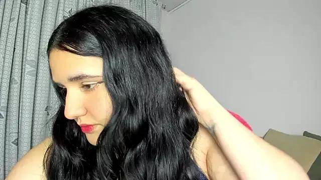Discover our girls online shows and discover the company of countless livestreamers, with stunning shapes, sex toys and more.