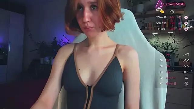 Discover our girls online shows and discover the company of countless livestreamers, with stunning shapes, sex toys and more.