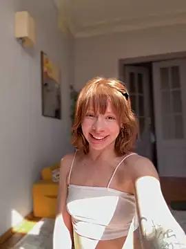 Discover our girls online shows and discover the company of countless livestreamers, with stunning shapes, sex toys and more.