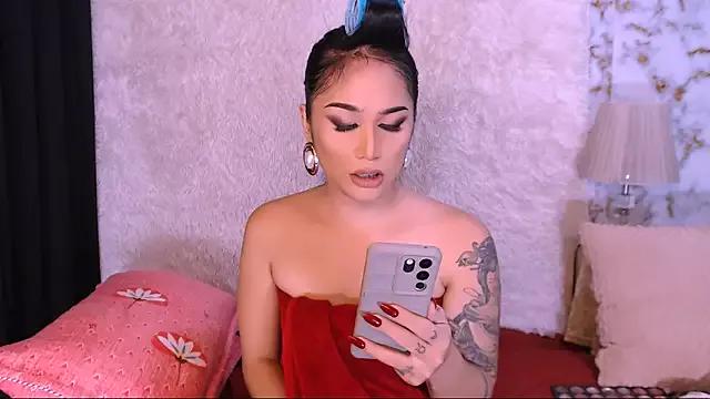 Discover our girls online shows and discover the company of countless livestreamers, with stunning shapes, sex toys and more.