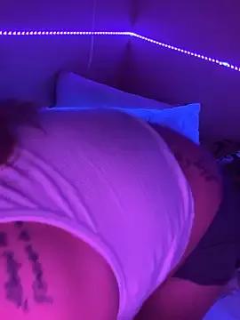 OSoTinyyy from StripChat