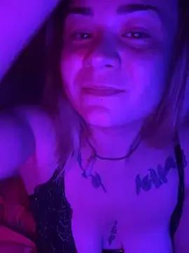 OSoTinyyy from StripChat