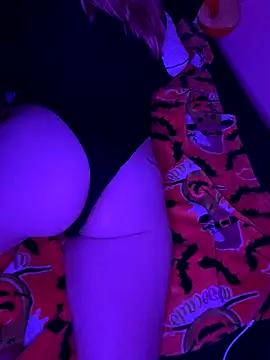 OSoTinyyy from StripChat