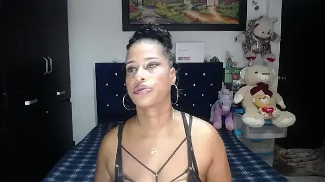 pamela_guzmaan from StripChat is Freechat