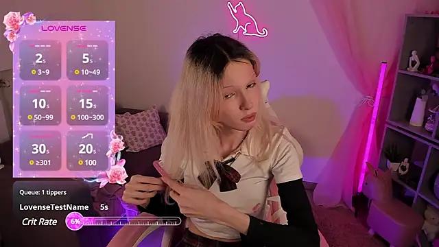 Discover our girls online shows and discover the company of countless livestreamers, with stunning shapes, sex toys and more.