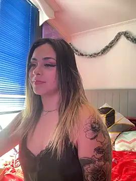 Discover our girls online shows and discover the company of countless livestreamers, with stunning shapes, sex toys and more.
