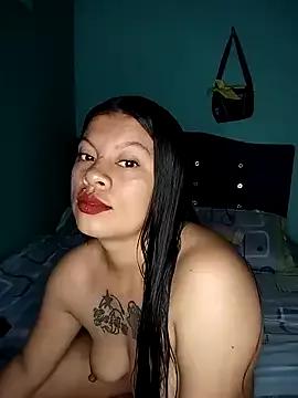 Discover our girls online shows and discover the company of countless livestreamers, with stunning shapes, sex toys and more.