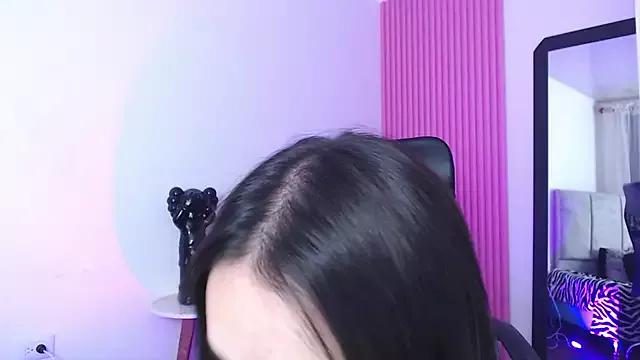 Discover our girls online shows and discover the company of countless livestreamers, with stunning shapes, sex toys and more.