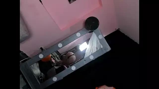 Paris_noa webcams show profile image 