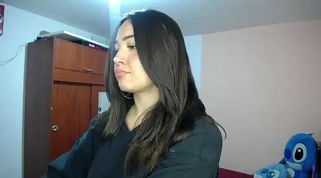 Discover our girls online shows and discover the company of countless livestreamers, with stunning shapes, sex toys and more.