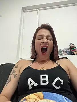 Discover our girls online shows and discover the company of countless livestreamers, with stunning shapes, sex toys and more.