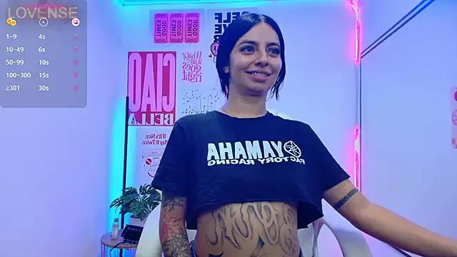 Discover our girls online shows and discover the company of countless livestreamers, with stunning shapes, sex toys and more.