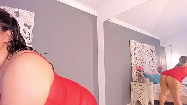 Paula_Curvy from StripChat is Freechat