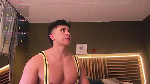 PaulEvens from StripChat is Freechat