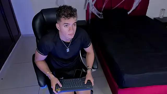 paull_george from StripChat is Freechat