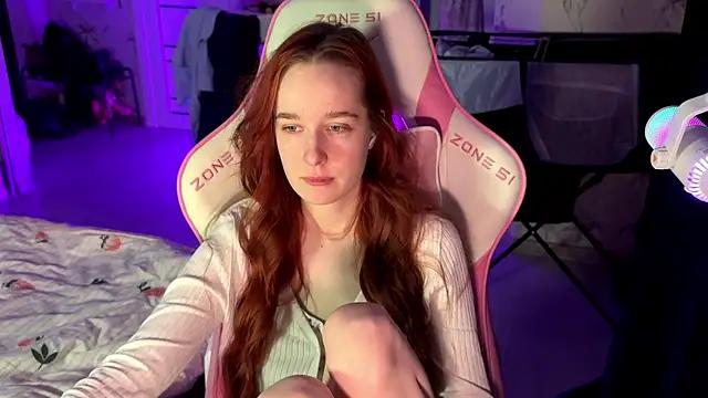 Discover our girls online shows and discover the company of countless livestreamers, with stunning shapes, sex toys and more.
