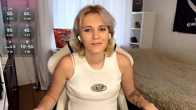 PearlineCallison from StripChat is Freechat