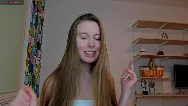 Discover our girls online shows and discover the company of countless livestreamers, with stunning shapes, sex toys and more.